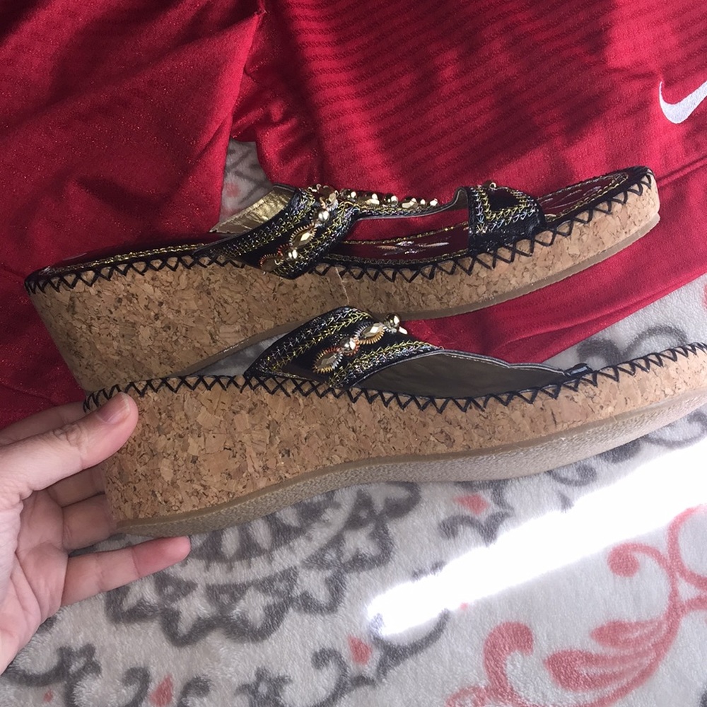 Embroidered Sandals - Picture 6 of 8